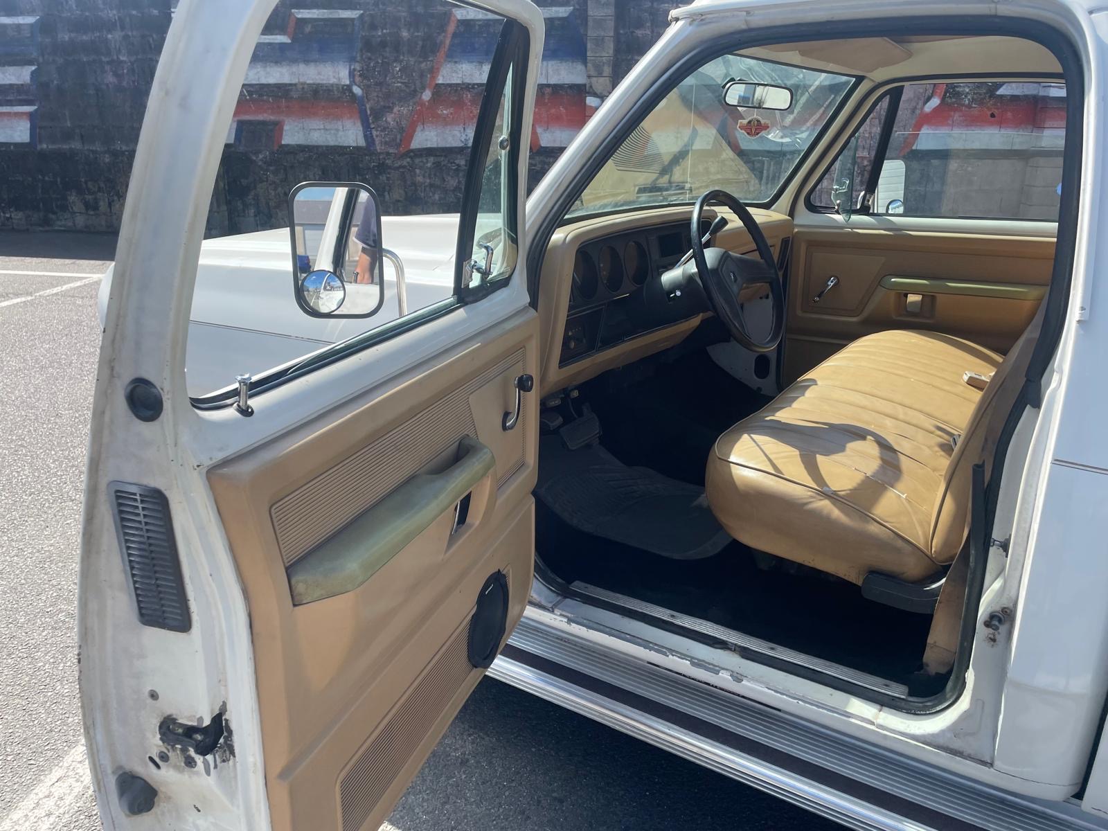 dodge-dodge-ram-d-150-essence-annee-1987-16-900