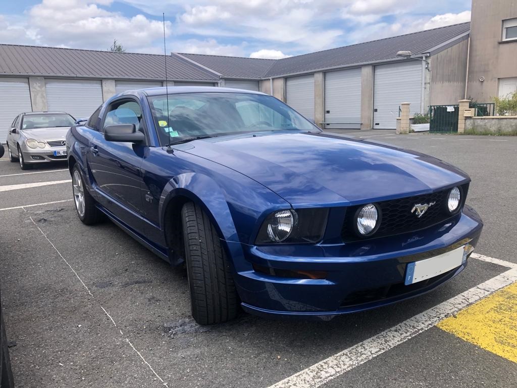 92-ford-mustang-essence-annee-2006-vendu