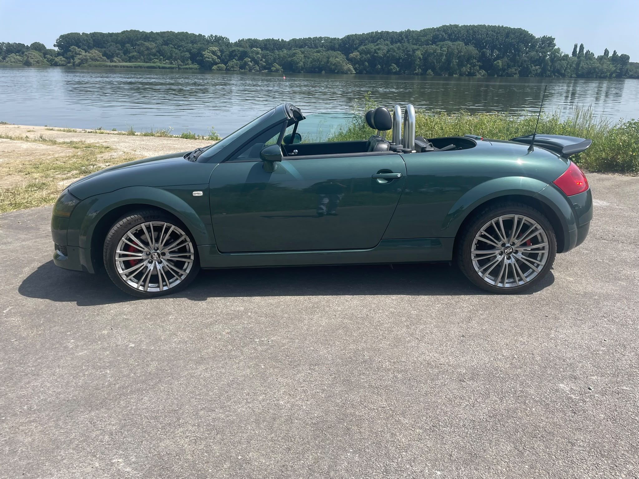 audi-tt-essence-annee-2000-11-490