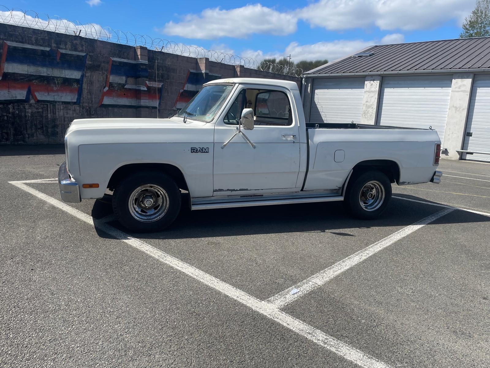 dodge-dodge-ram-d-150-essence-annee-1987-16-900