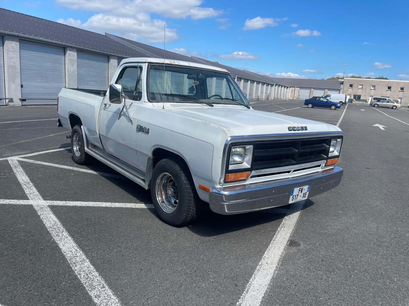 dodge-dodge-ram-d-150-essence-annee-1987-16-900