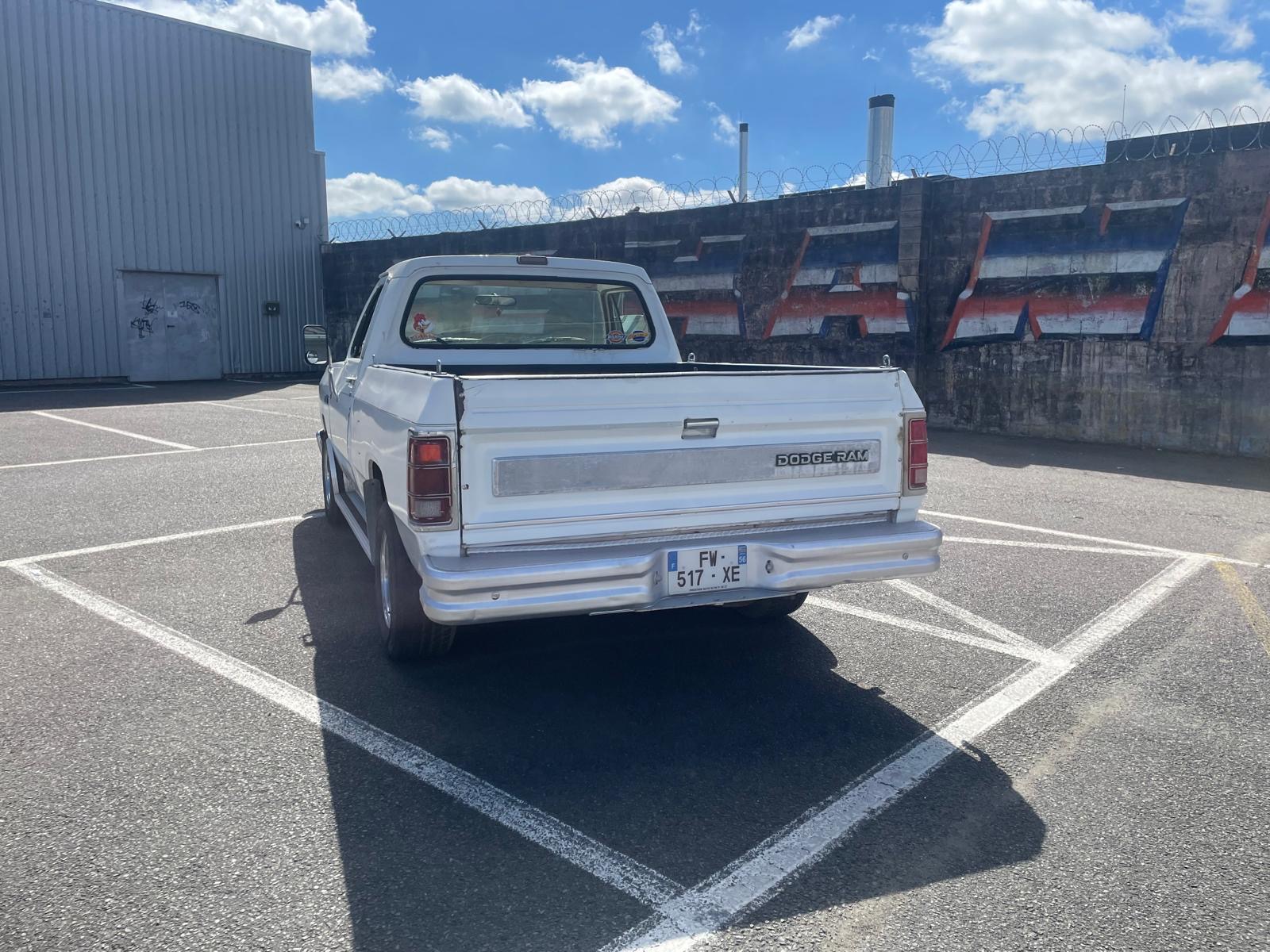 dodge-dodge-ram-d-150-essence-annee-1987-16-900