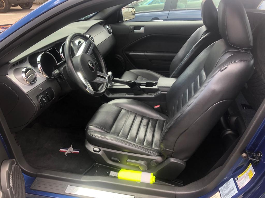 92-ford-mustang-essence-annee-2006-vendu