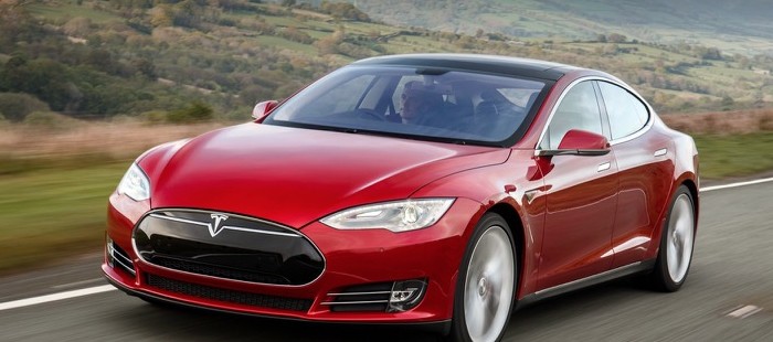 la-tesla-model-s-90d-en-location-au-musee-a-nantes