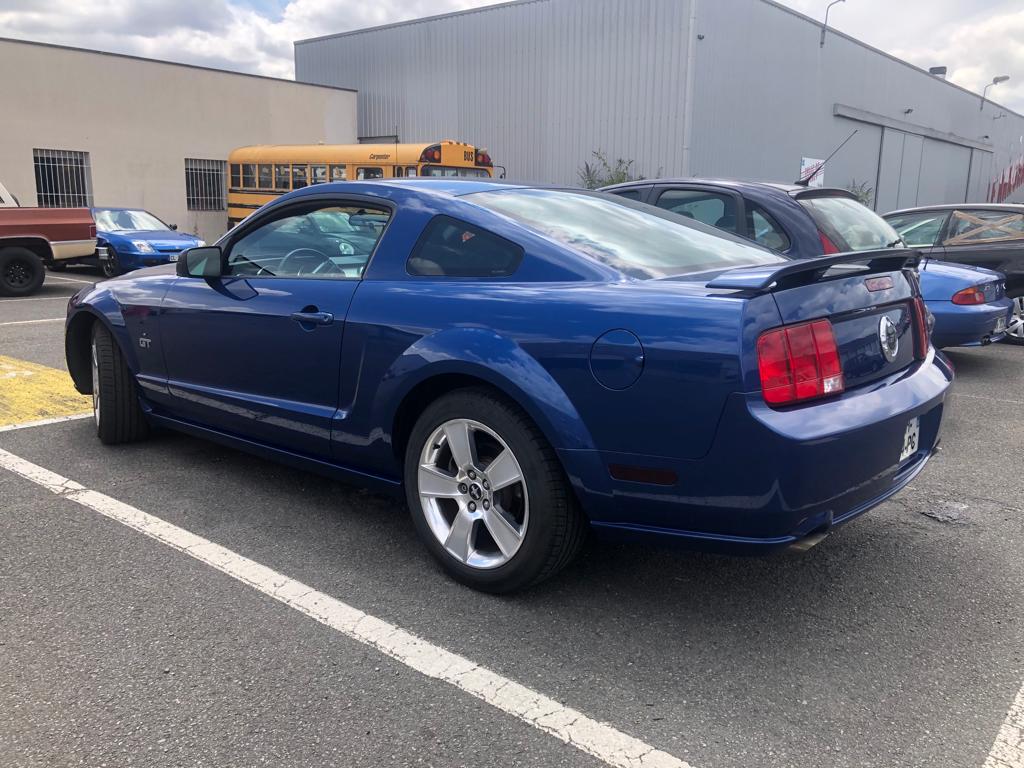 92-ford-mustang-essence-annee-2006-vendu
