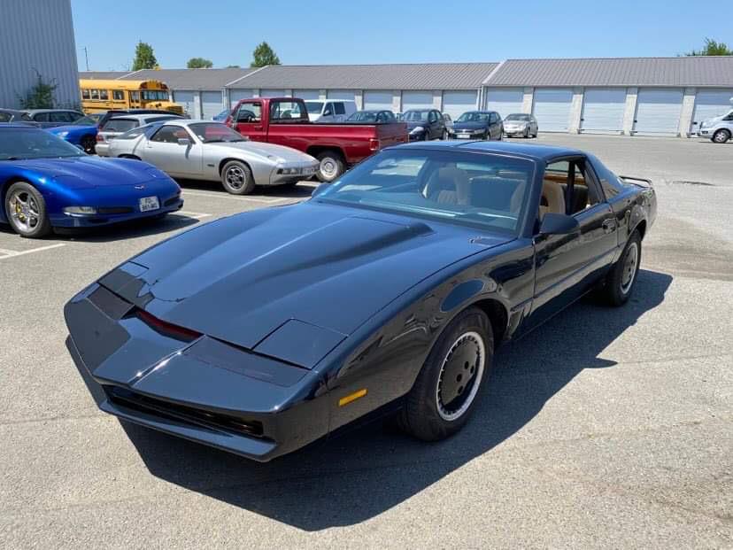 pontiac-firebird-transam-essence-annee-1982-prix-sur-demande