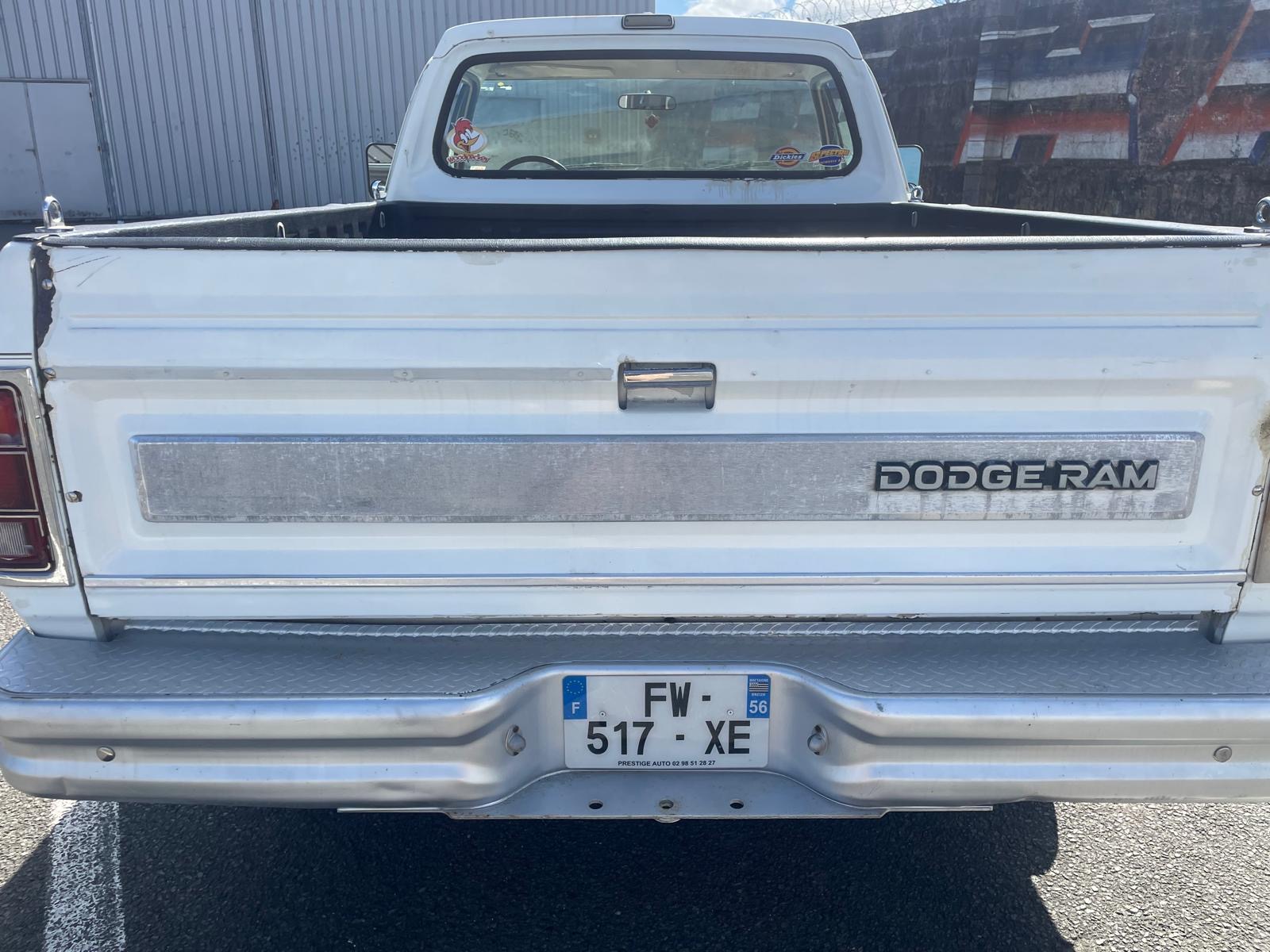 dodge-dodge-ram-d-150-essence-annee-1987-16-900