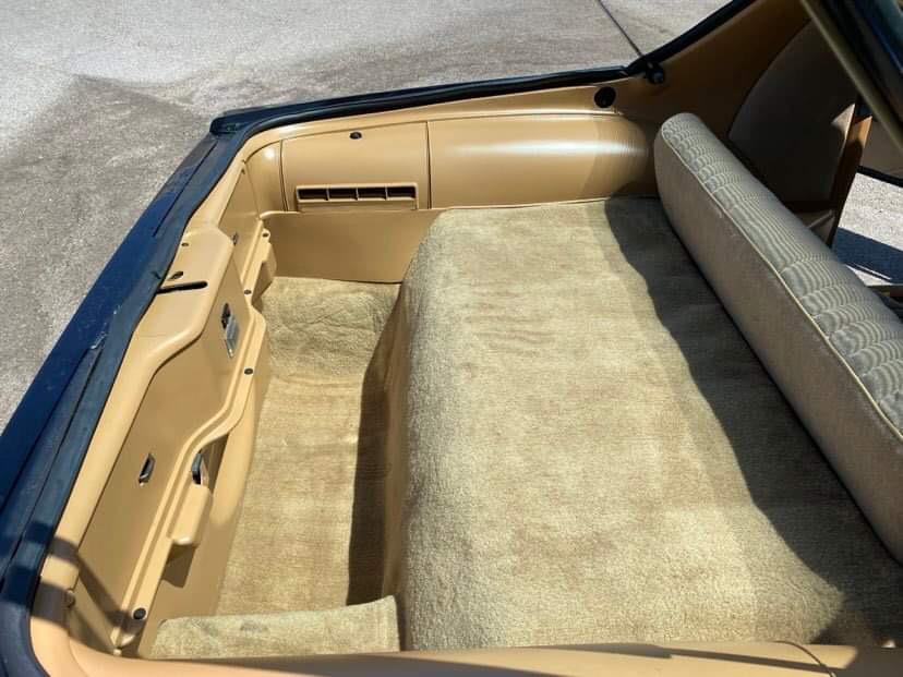 pontiac-firebird-transam-essence-annee-1982-prix-sur-demande