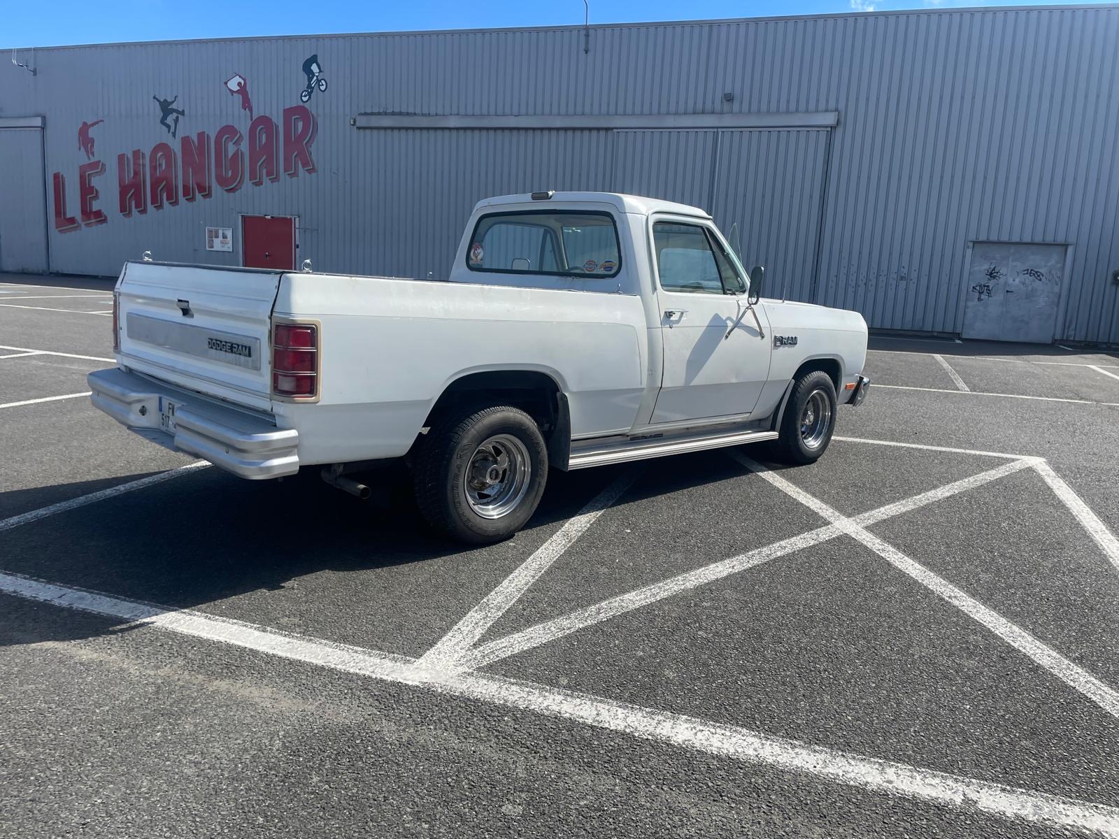 dodge-dodge-ram-d-150-essence-annee-1987-16-900