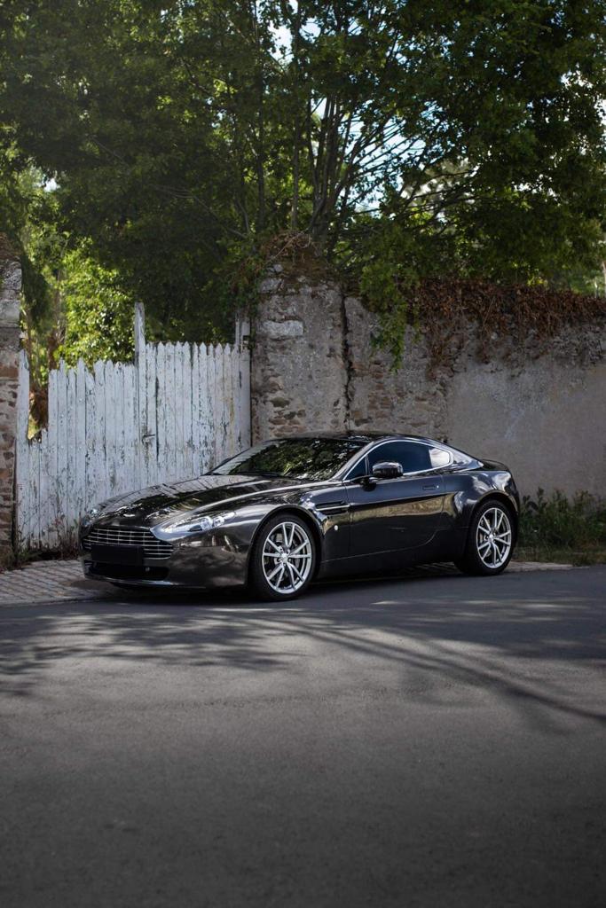 99-aston-martin-vantage-essence-annee-2011-prix-sur-demande