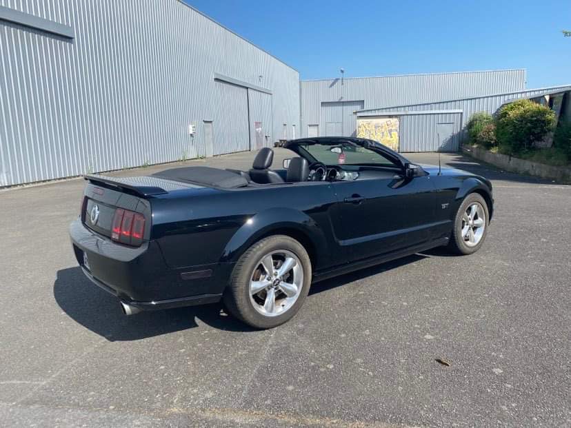 93-ford-mustang-essence-annee-2006-33-900