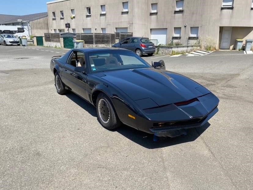 pontiac-firebird-transam-essence-annee-1982-prix-sur-demande
