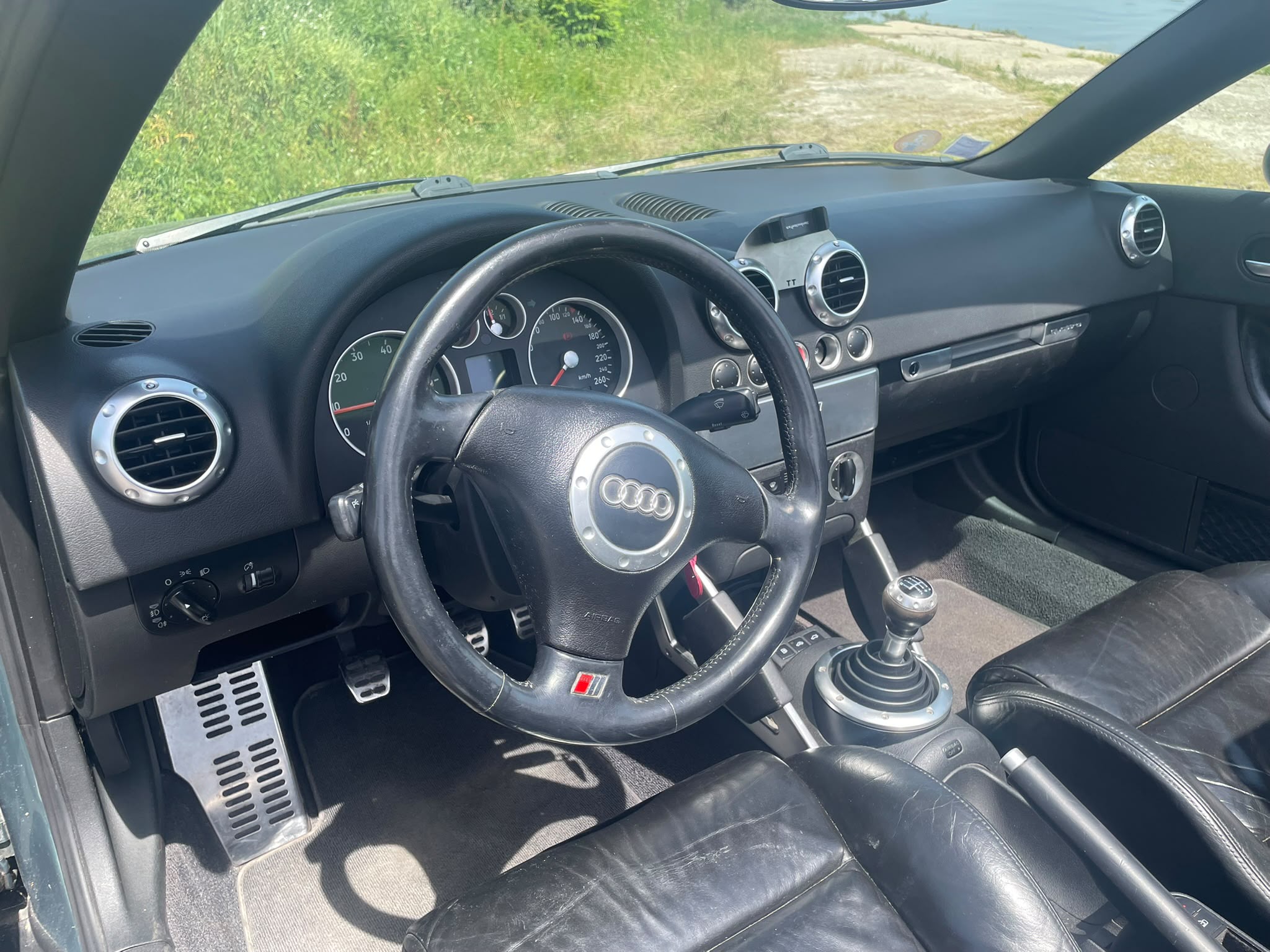 audi-tt-essence-annee-2000-11-490