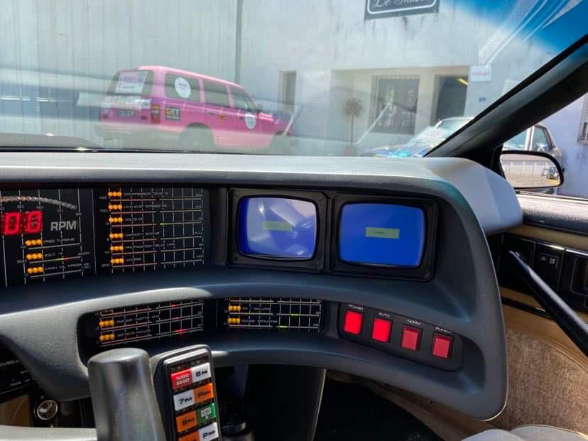 pontiac-firebird-transam-essence-annee-1982-prix-sur-demande